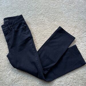 White House Black Market The Straight Crop Black Denim Jeans - Size 00 - EUC